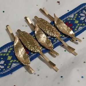 Francesca's Collections Gold Leaf Hair Clip